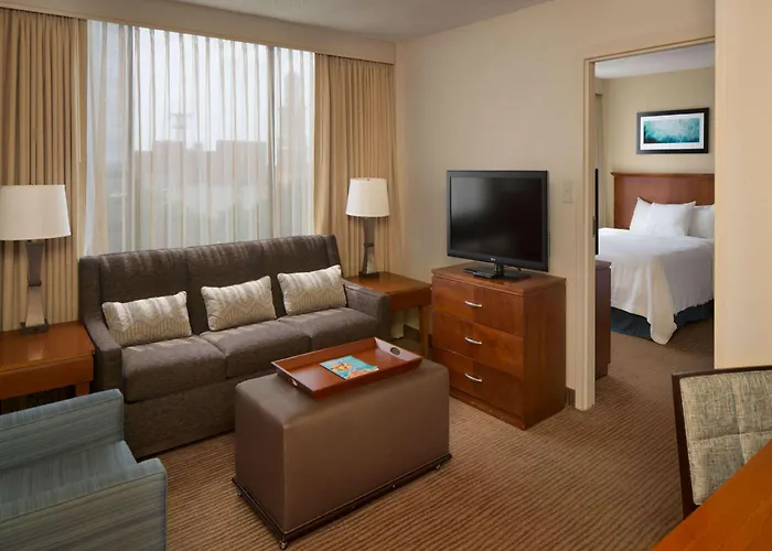 Embassy Hotel 4*