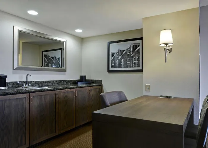 Hotel Embassy