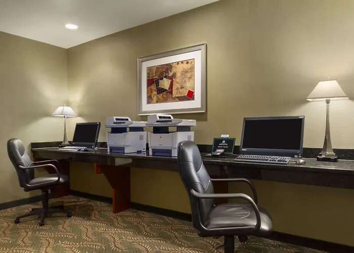 Embassy Hotel 4*