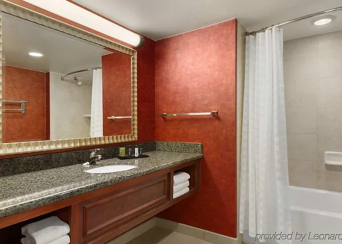 Embassy Hotel 4*