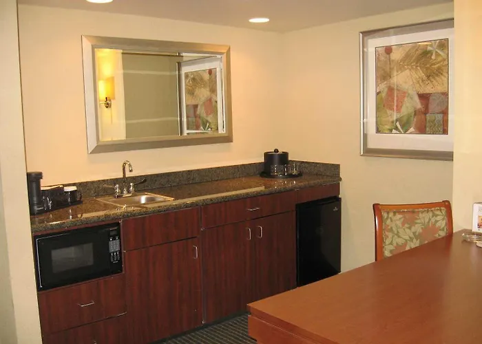 Embassy 4* Winston-Salem